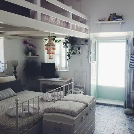 The Oceanographer's Home, A Chora Hideaway 度假居 *