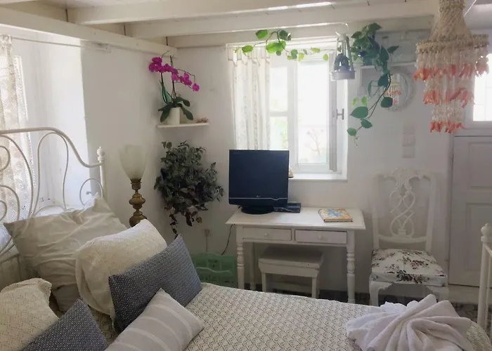 The Oceanographer's Home, A Chora Hideaway Serifos Town