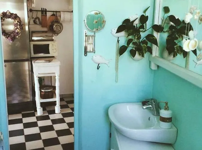 The Oceanographer's Home, A Chora Hideaway